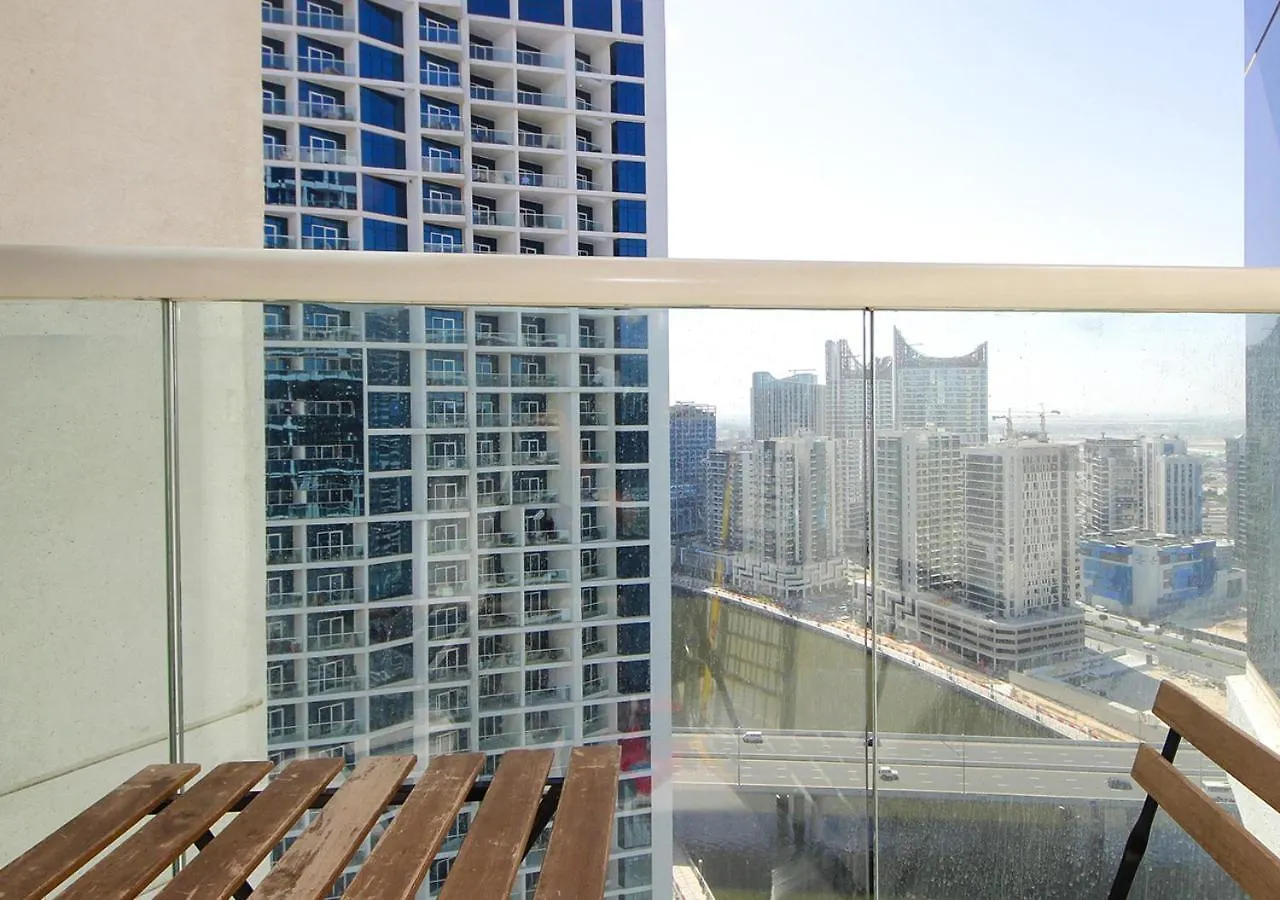 Luxury Damac Studio W Canal View Near Burj Khalifa Dubaj