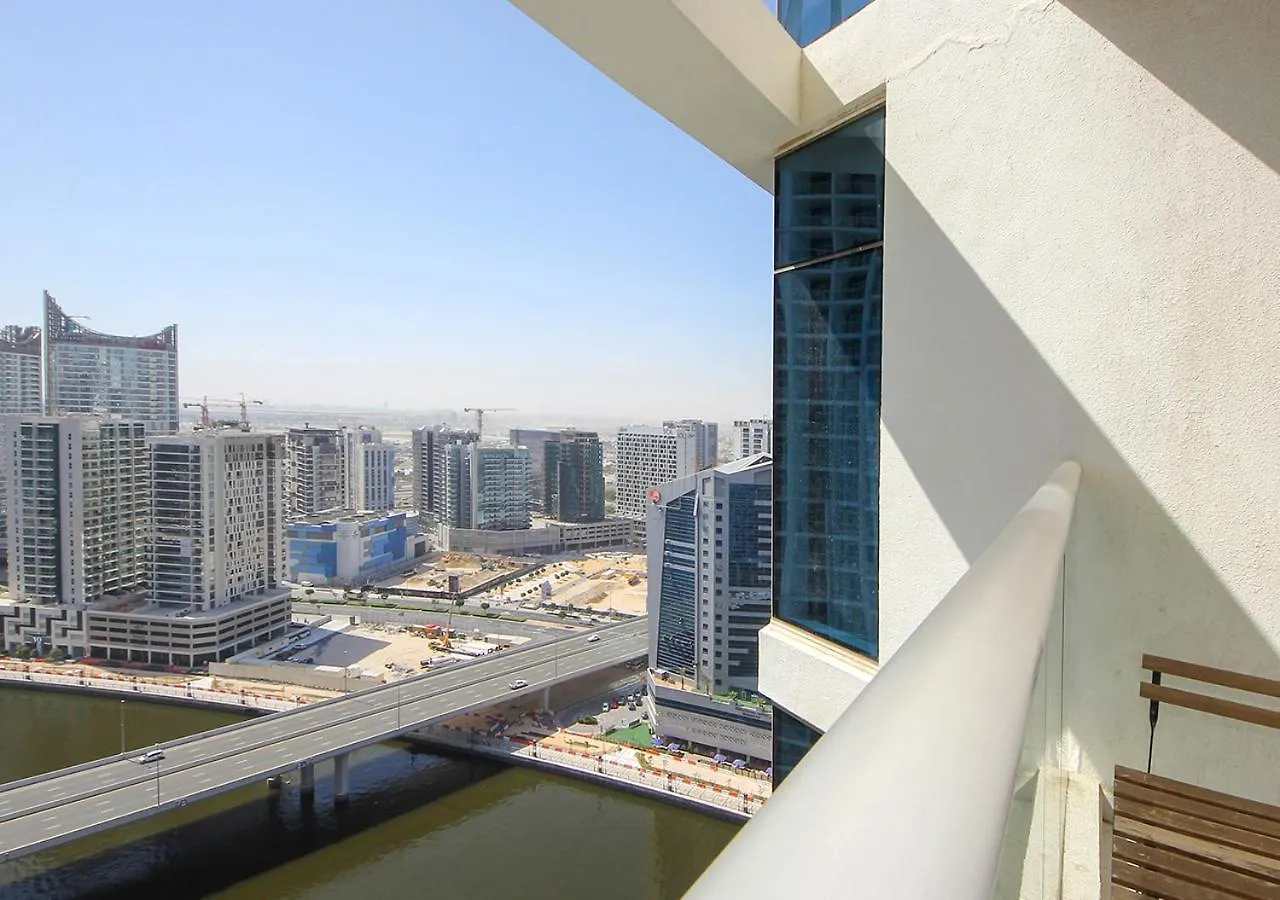 Luxury Damac Studio W Canal View Near Burj Khalifa 두바이 아파트