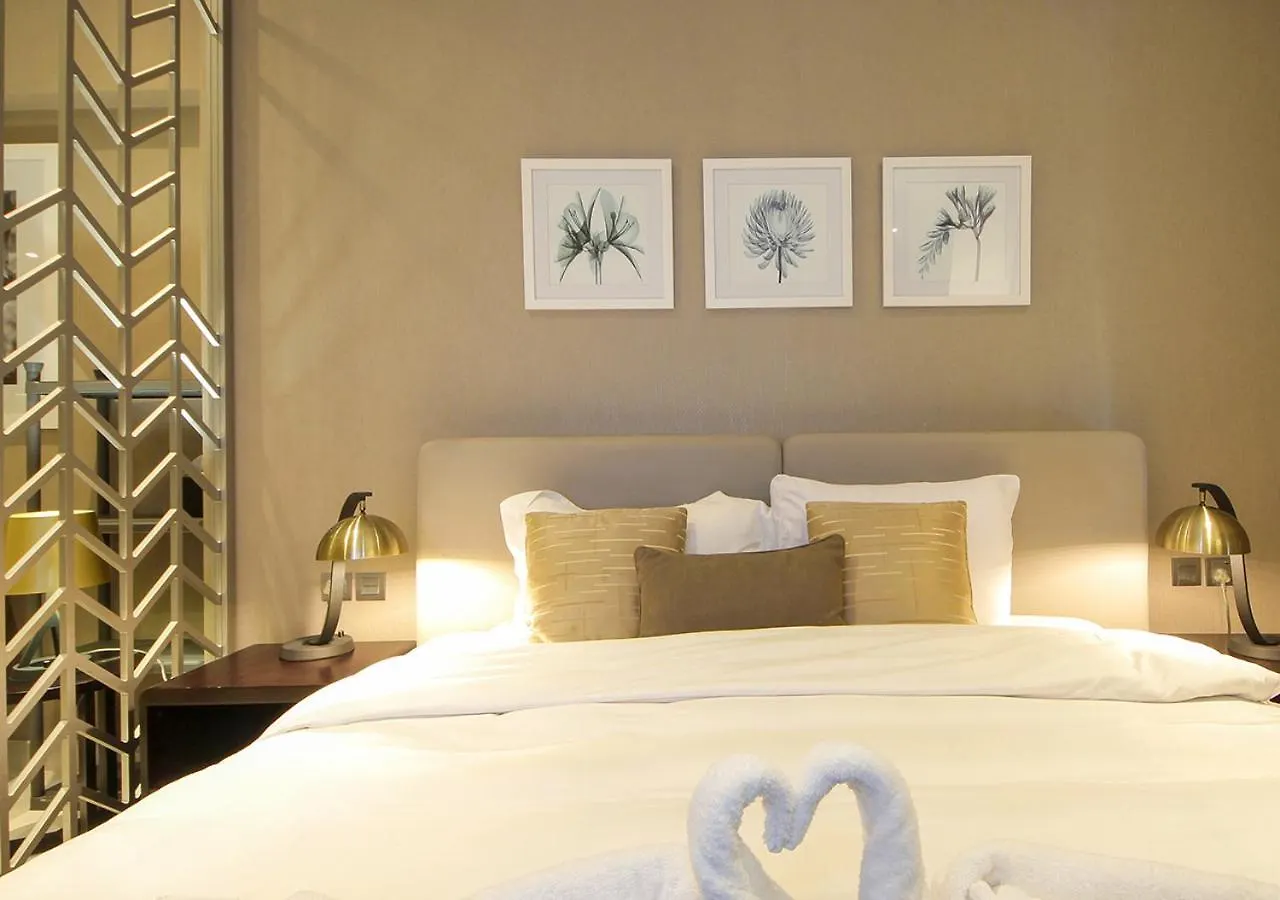 Apartment Luxury Damac Studio W Canal View Near Burj Khalifa Dubai United Arab Emirates